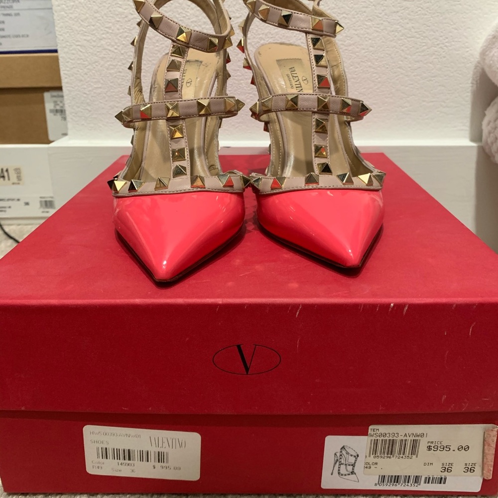 Authentic Valentino Rockstud Pumps size 6